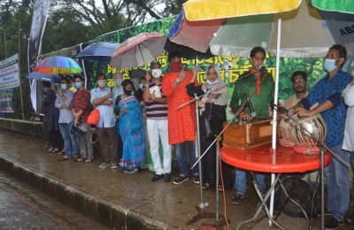 প্রকৃতির বৈরিতা উপেক্ষা করেই সিআরবিতে নাগরিক সমাজ, চট্টগ্রামের প্রতিবাদী সাংস্কৃতিক অনুষ্ঠান