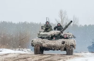 রাশিয়ার হামলার আশংকার মধ্যে ইউক্রেনের সৈন্যরা মহড়া দিচ্ছে -‘আমেরিকা আর রাশিয়া একে অন্যের ওপর গুলি চালালে সেটা বিশ্বযুদ্ধ‌‌‌‌’