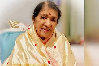 লতা মঙ্গেশকর আর নেই
