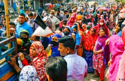 কম খেয়ে ঋণ করে চলছেন তারা