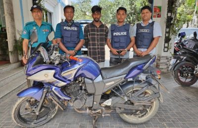চোরাই মোটরসাইকেলসহ চোর চক্রের সদস্য গ্রেপ্তার