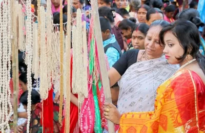দিনাজপুরে বউমেলায় উপচে পড়া ভিড়