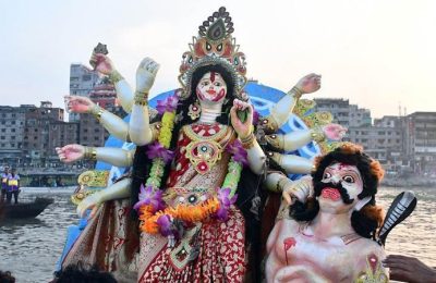 প্রতিমা বিসর্জনের মধ্য দিয়ে শেষ হলো দুর্গোৎসব