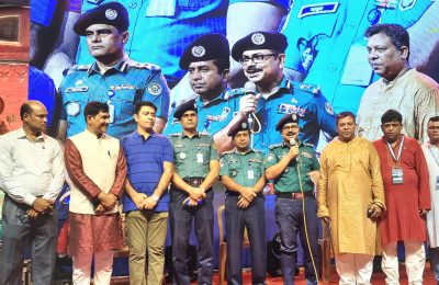 চট্টগ্রাম নগরীর জেএমসেন হলে পূজামন্ডপ পরিদর্শন করলেন সিএমপি কমিশনার