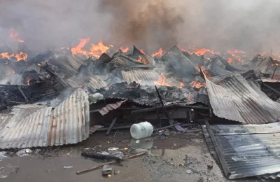 আগুনে পুড়ে ছাই হলো ঈদের স্বপ্ন