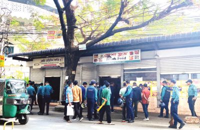 উচ্ছেদ হলো সৌন্দর্যবর্ধনের নামে নির্মাণ করা দুই স্থাপনা -শেভরন ডায়াগনস্টিকের সামনের রাস্তা মেয়রকে ধন্যবাদ জানালেন স্থানীয়রা, জায়গাটিকে সবুজায়ন করার আহ্বান