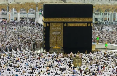 প্যাকেজের দাম কমিয়েও কোটা ভরছে না, হজ করতে কত টাকা খরচ হয়?