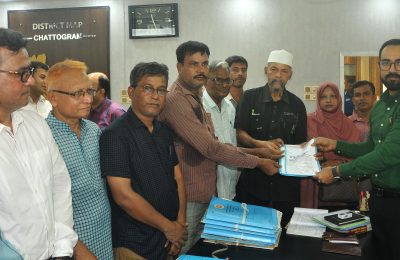 জাহাজভাঙা শ্রমিক ট্রেড ইউনিয়ন ফোরামের তিন উপদেষ্টা বরাবর স্মারকলিপি পেশ  -নিহতের পরিবারকে ২৫ লক্ষ টাকা ক্ষতিপূরণ এবং আহতদের সুস্থ্য না হওয়া পর্যন্ত সুচিকিৎসা, চিকিতসাকালীন বেতন-ভাতা এবং ক্ষতিপূরন দাবি