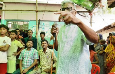 চট্টগ্রামে সড়ক দুর্ঘটনায় নিহত জেলে পরিবারের পাশে তপন দত্ত