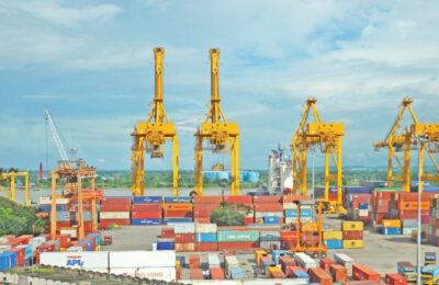 চট্টগ্রাম বন্দরের পুরনো গ্যান্ট্রি ক্রেনে উৎপাদনশীলতা হুমকির মুখে