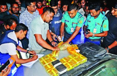 পুলিশের উপস্থিতি টের পেয়ে পালালেন চালক, ফেলে যাওয়া গাড়ি থেকে ৩ কোটি টাকার ইয়াবা উদ্ধার