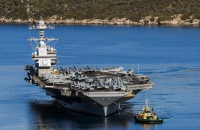 ৩০ ঘণ্টা ধরে আগুন: মার্কিন রণতরি USS Gerald R. Ford–এ অস্বস্তিতে হাজারো নৌসেনা